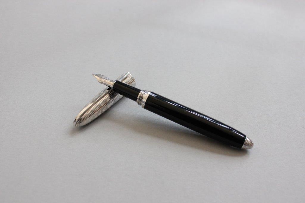 Louis Vuitton Doc Black And Silver Fountain Pen - Vintage and Modern Pens