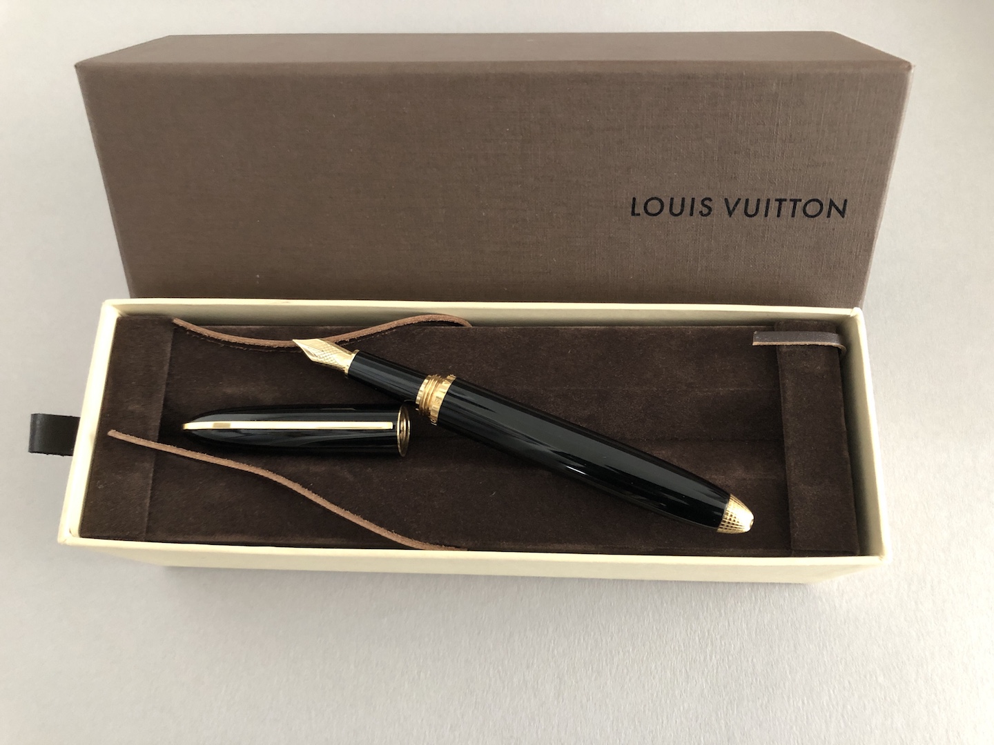 LOUIS VUITTON Ballpoint Pen Black Ink 45449