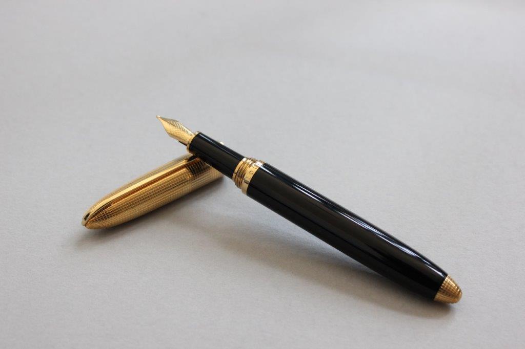Louis Vuitton Doc Black And Gold Fountain Pen - Vintage and Modern Pens
