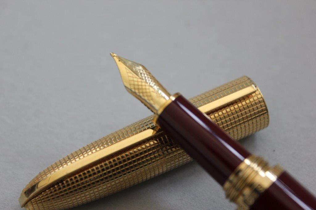 Louis Vuitton Grand Tour Damier Lacquer Gold Tone Ballpoint Pen