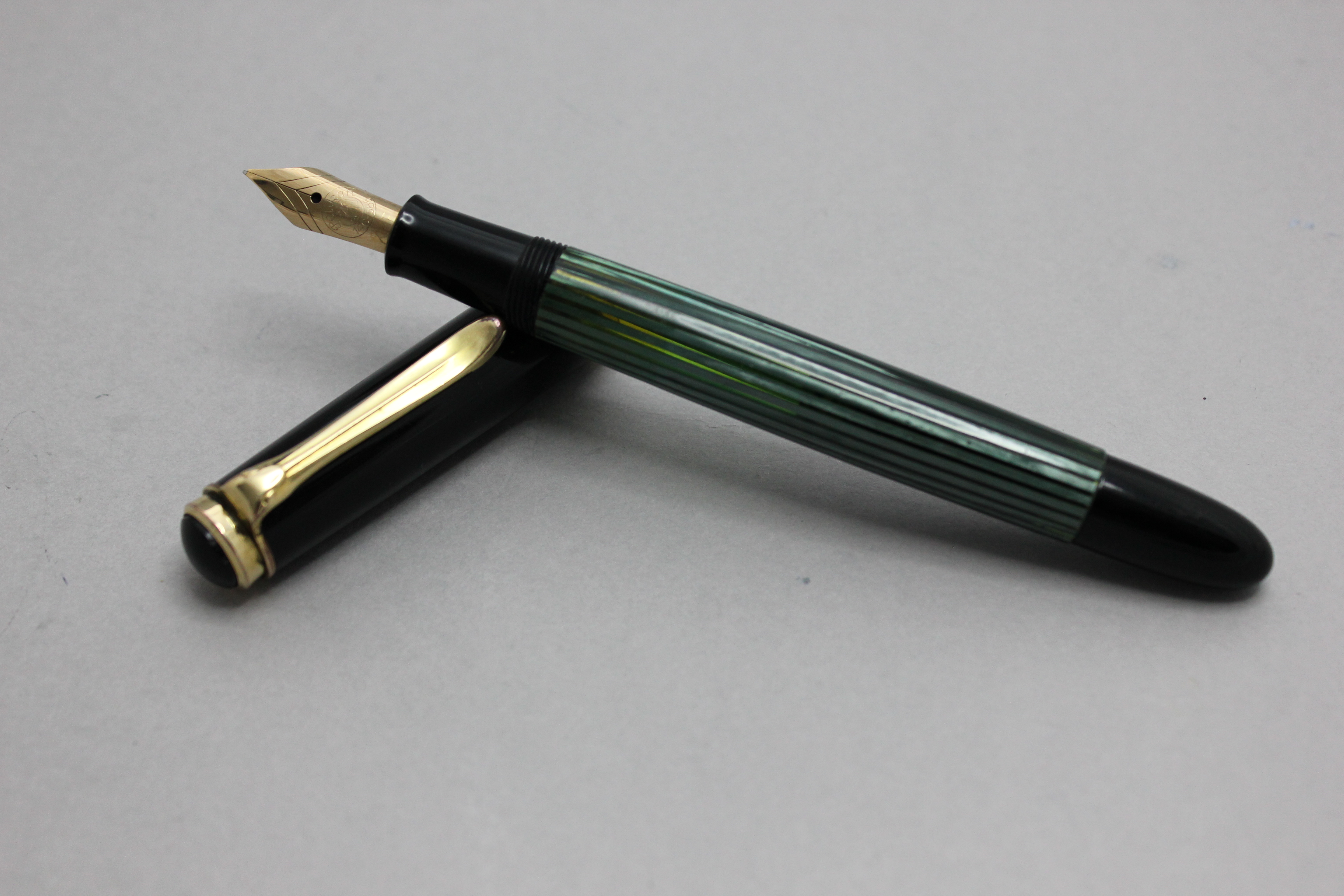 Loodgieter Met bloed bevlekt Republikeinse partij 1950's Pelikan 400NN Green Black Stripe KEF Nib (Round Medium) - Vintage  and Modern Pens