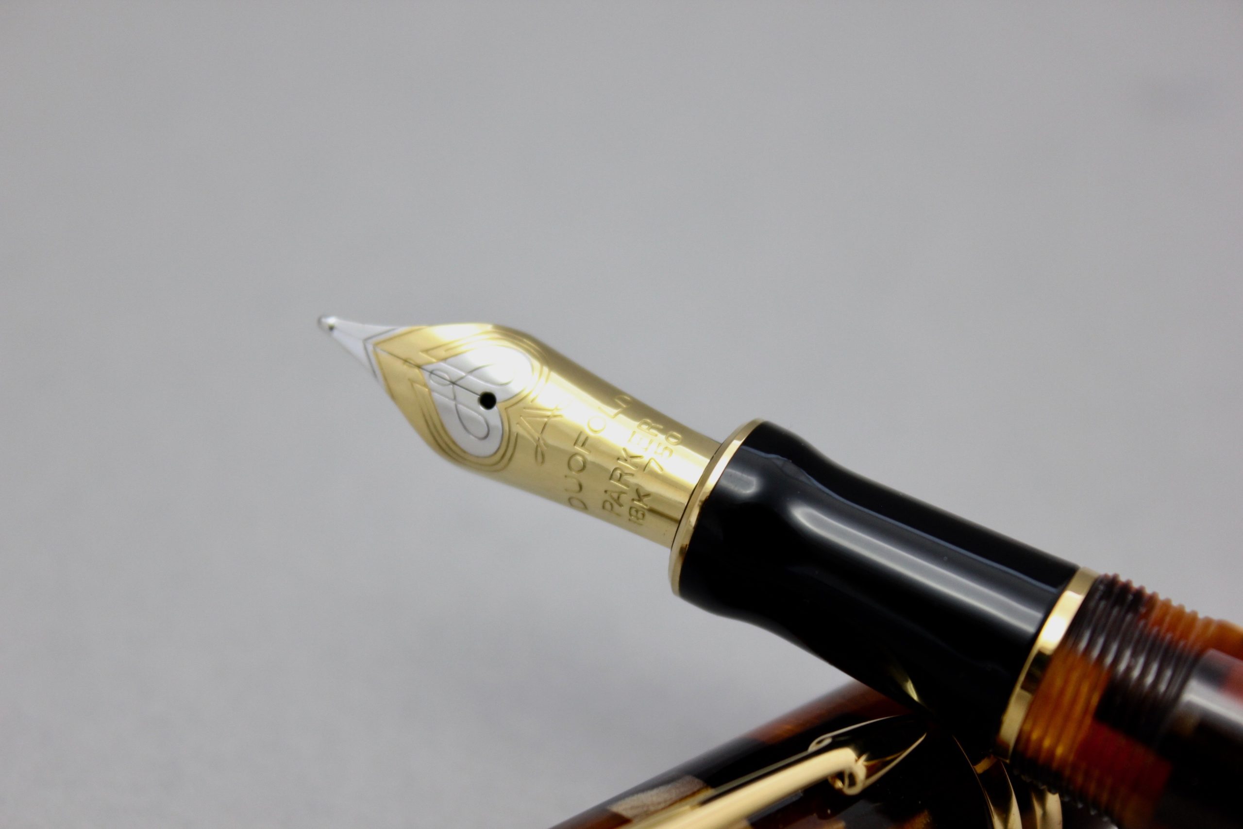 Parker Duofold Amber Check Centennial Fountain Pen Medium Nib Mint Condition