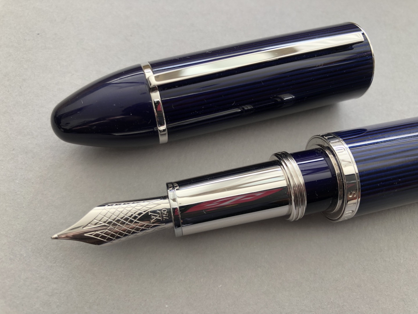 Louis Vuitton Cargo Fountain Pens - Blue Lacquer