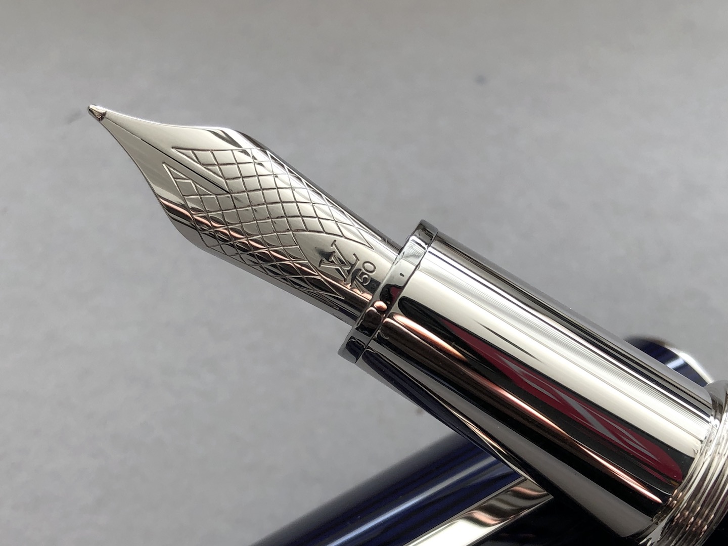 Sold at Auction: Louis Vuitton, LOUIS VUITTON FOUNTAIN PEN CARGO