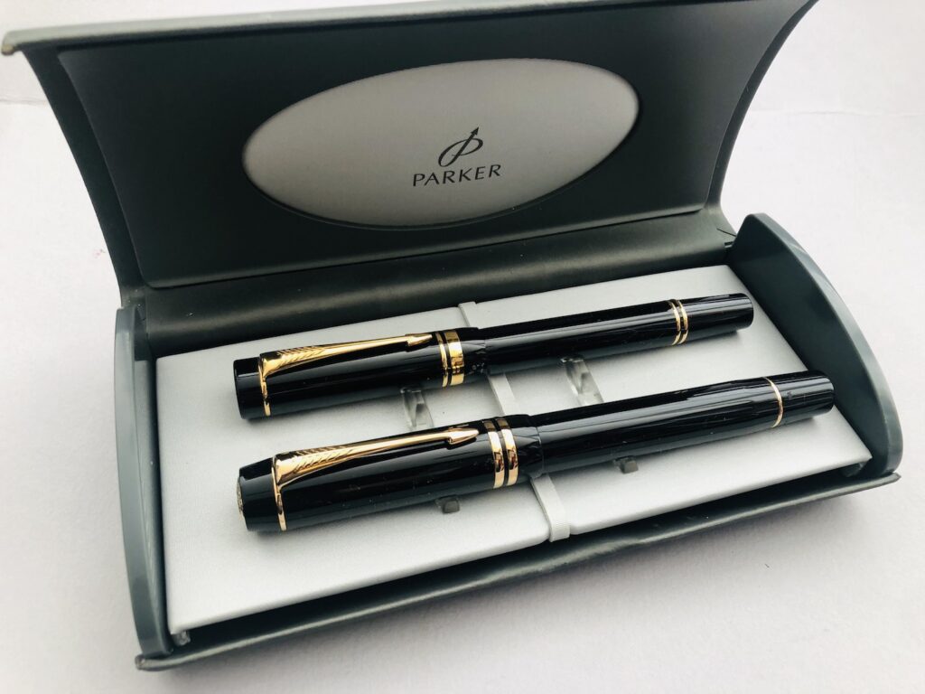 Parker Duofold Centennial Black Fountain Pen And Rollerball Set| Medium ...