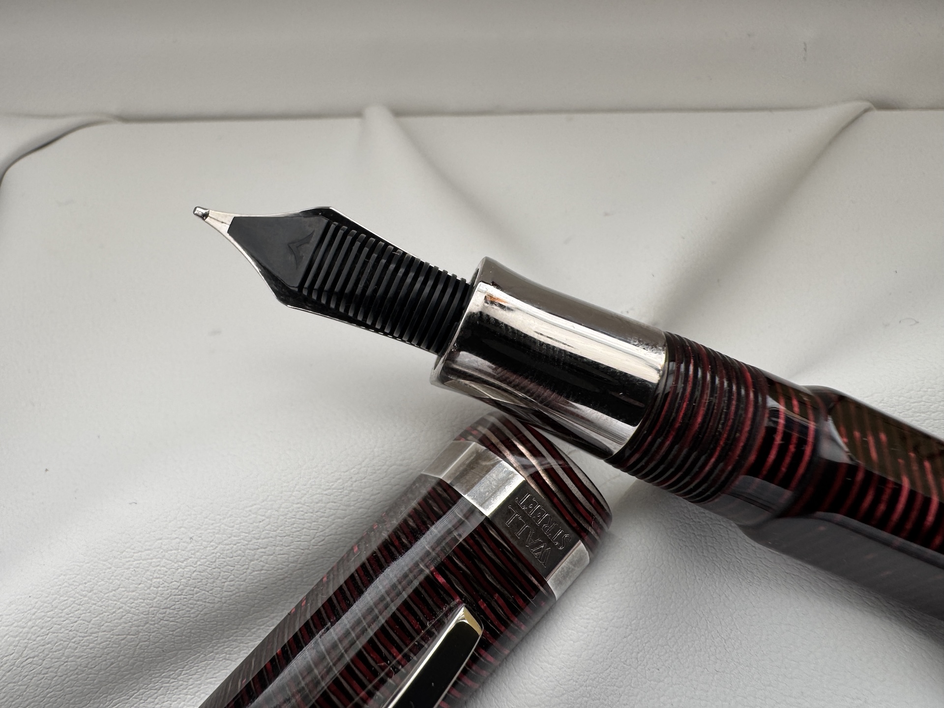 Visconti Wall Street Burgundy Pearl Celluloid Fountain Pen | 14kt Gold Medium Nib - Image 5