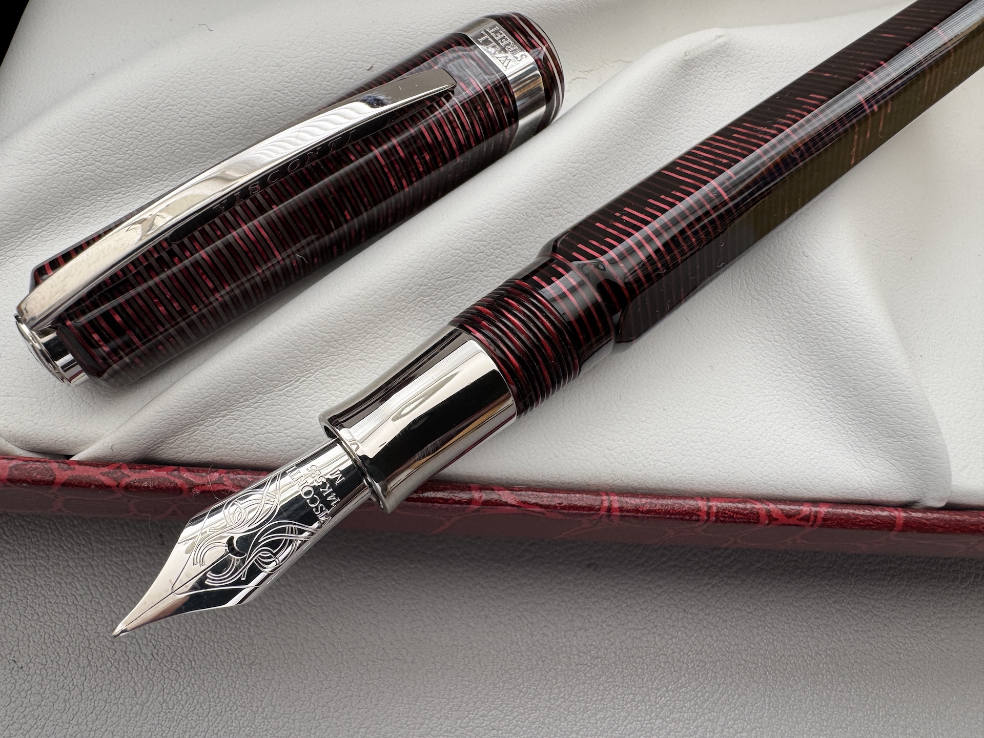 Visconti Wall Street Burgundy Pearl Celluloid Fountain Pen | 14kt Gold Medium Nib