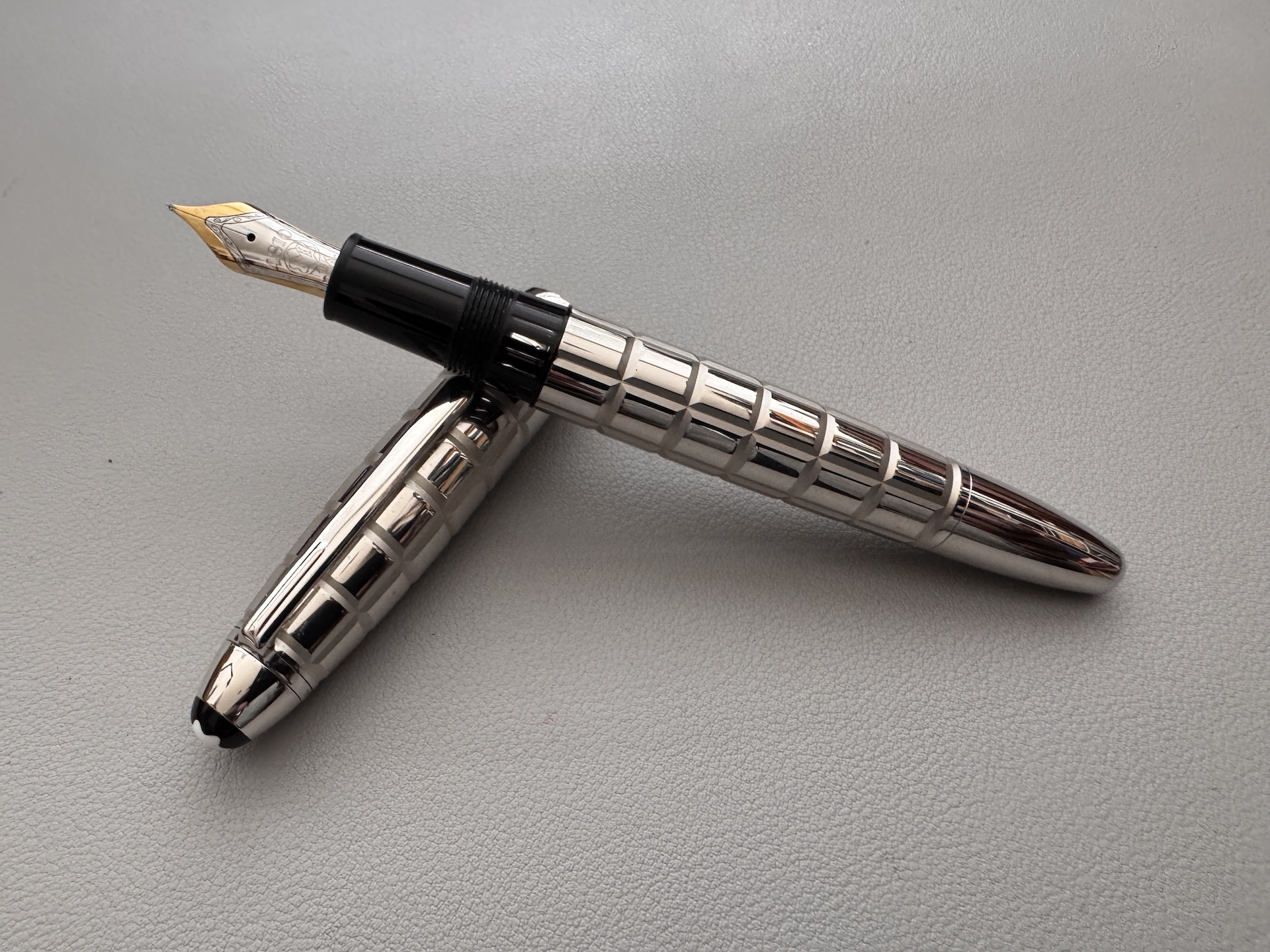 Montblanc Solitaire 146 LeGrand Faceted Platinum Plated Fountain Pen | Medium Nb - Image 10