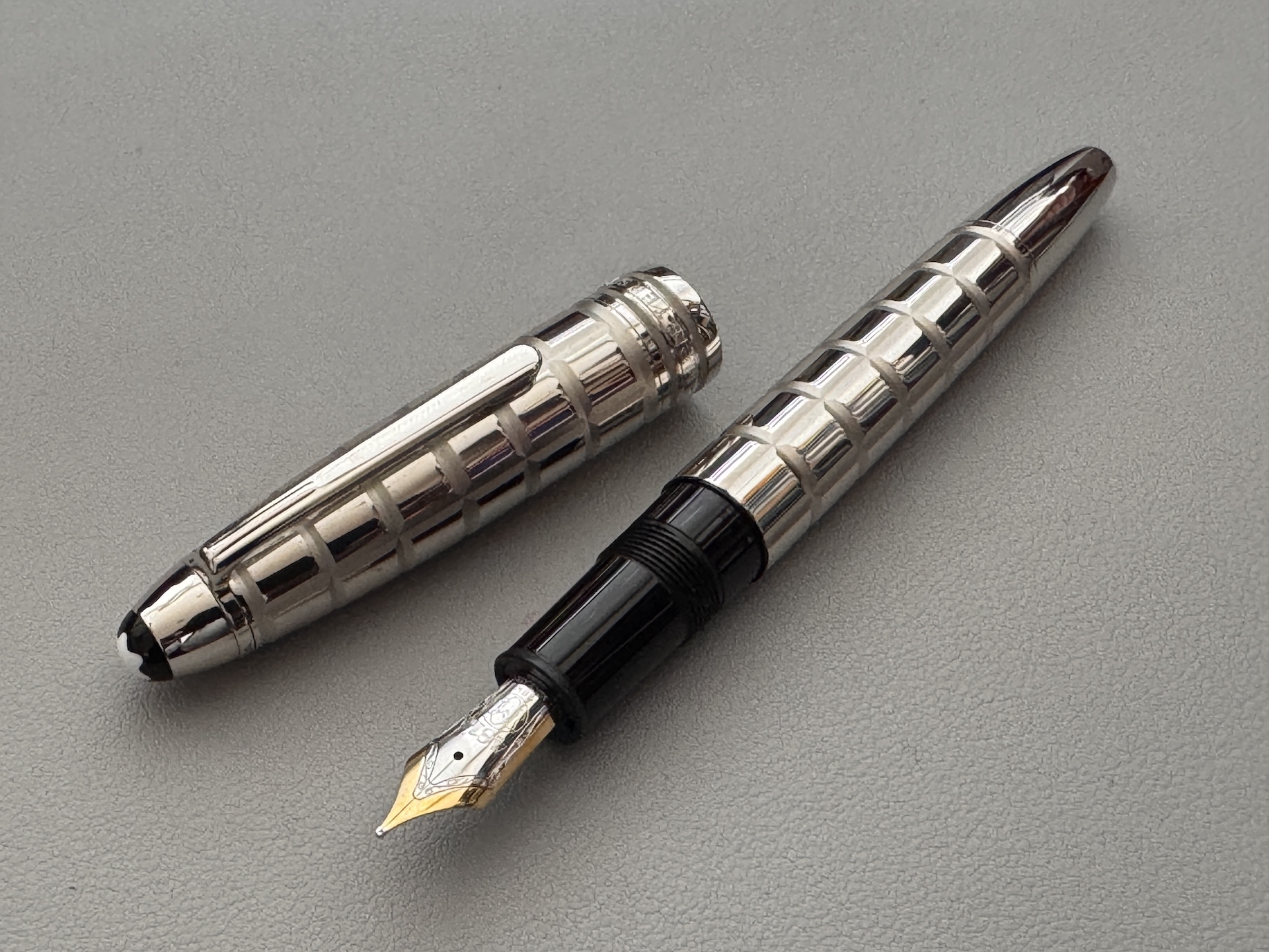 Montblanc Solitaire 146 LeGrand Faceted Platinum Plated Fountain Pen | Medium Nb