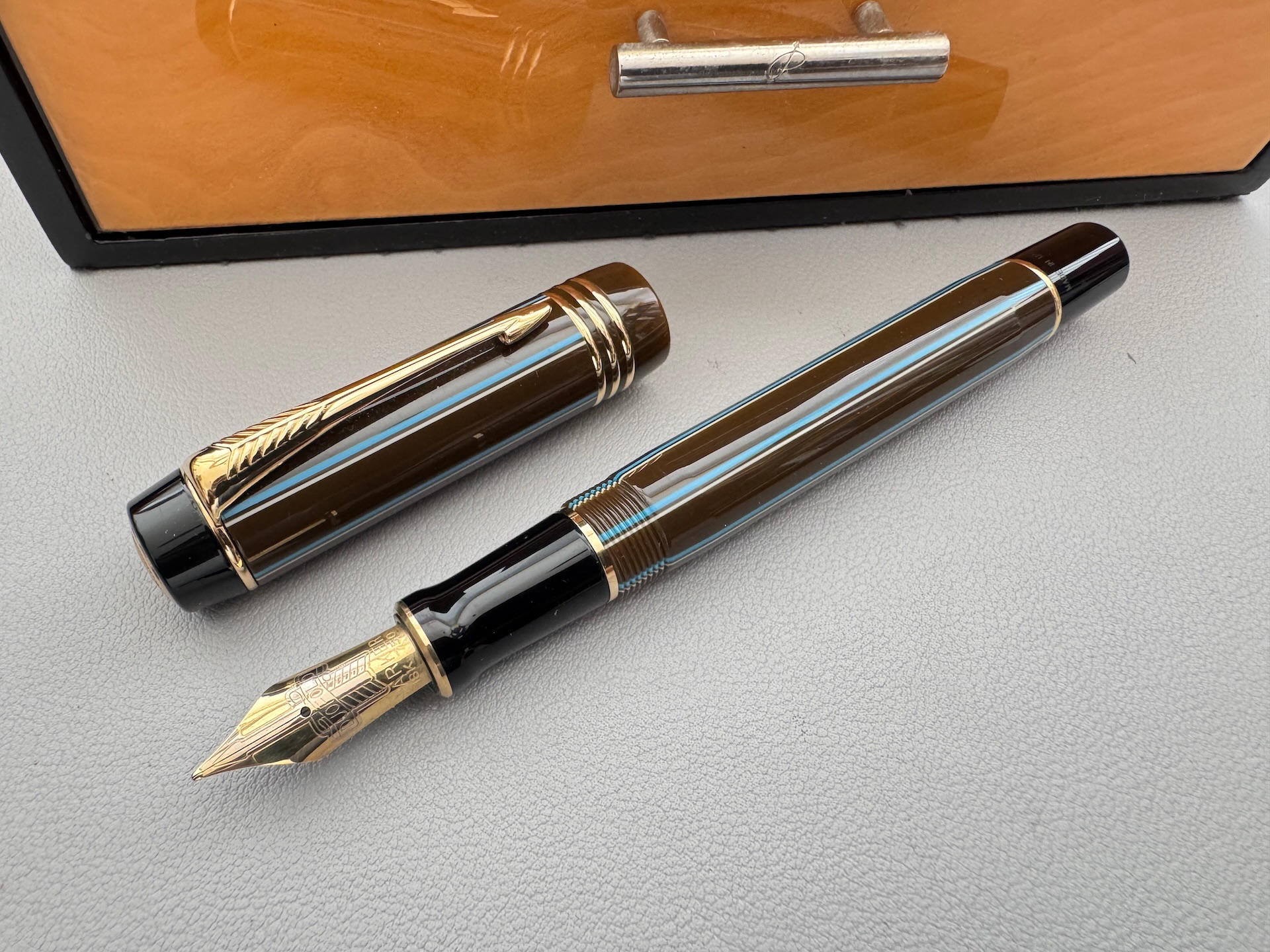 Parker Duofold Centennial Limited Edition Brown Pinstripe Fountain Pen I Medium Nib - Image 2