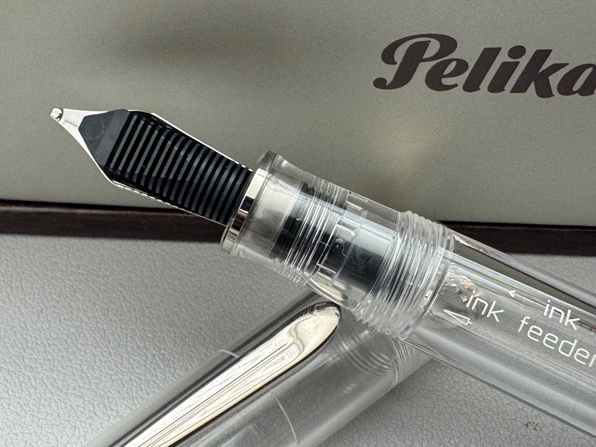 Pelikan Souveran M805 Demonstrator Fountain Pen | English Engravings | Double Broad Nib - Image 6