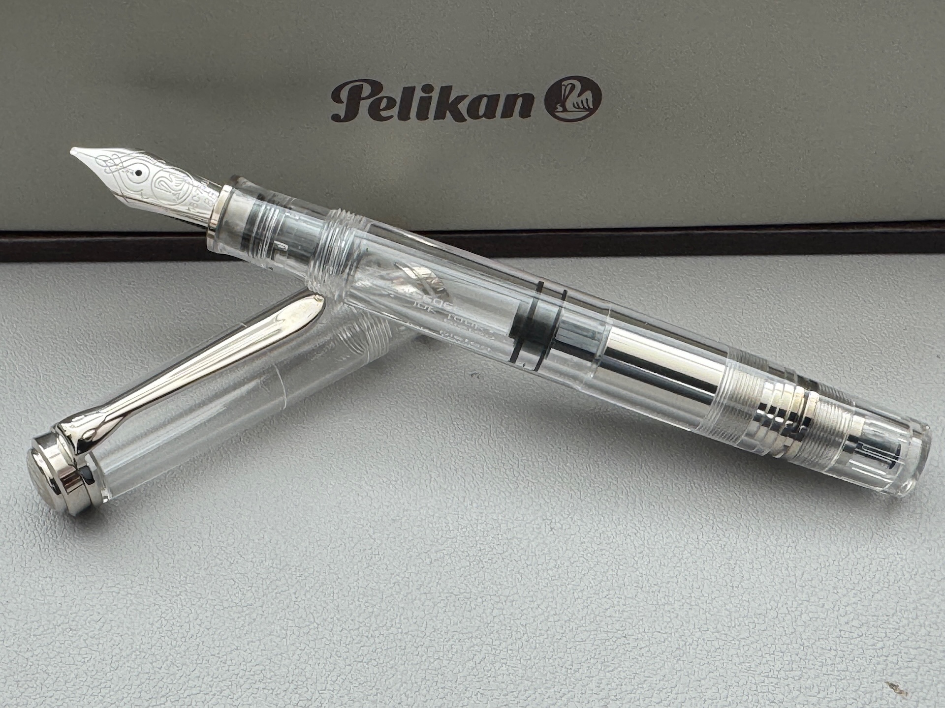 Pelikan Souveran M805 Demonstrator Fountain Pen | English Engravings | Double Broad Nib - Image 5