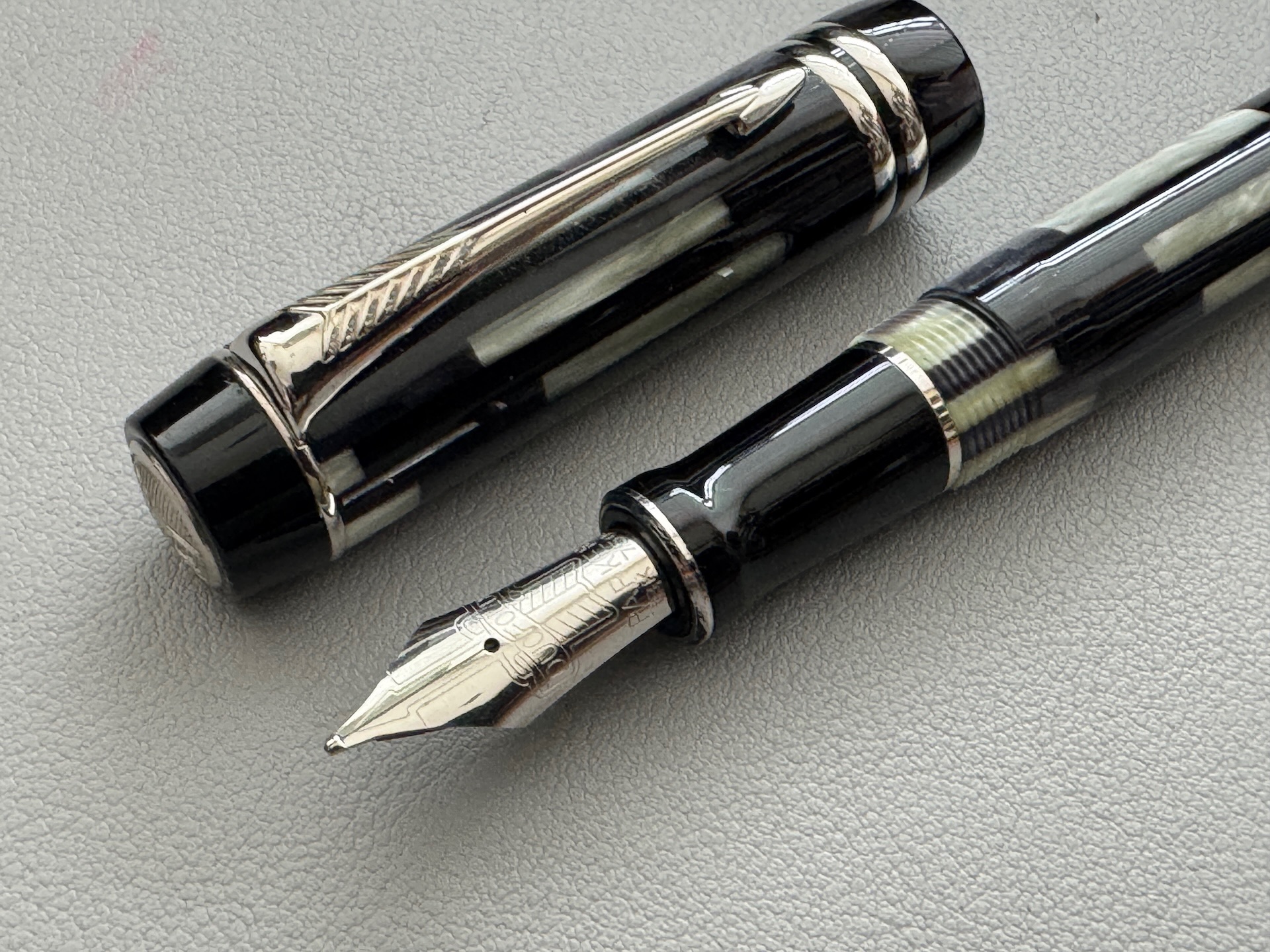 Parker Duofold Centennial Grey Black Mosaic Special Edition Fountain Pen | Medium Nib - Image 2
