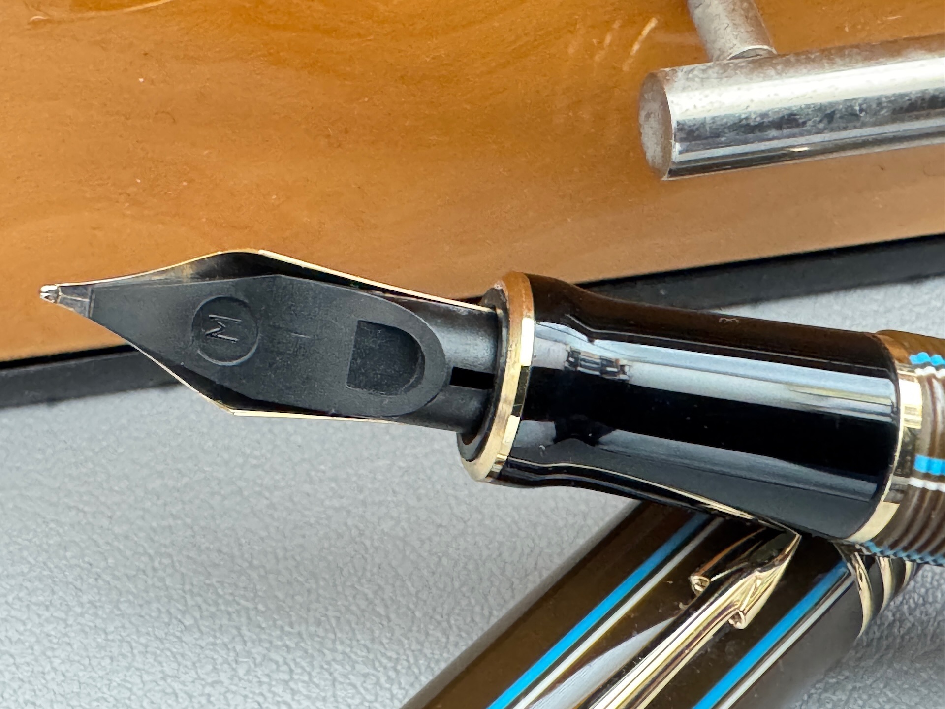 Parker Duofold Centennial Limited Edition Brown Pinstripe Fountain Pen I Medium Nib - Image 5