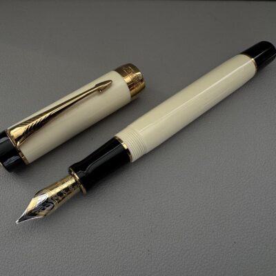 Parker Duofold Centennial MKV Classic Ivory And Black Fountain Pen | Medium Nib