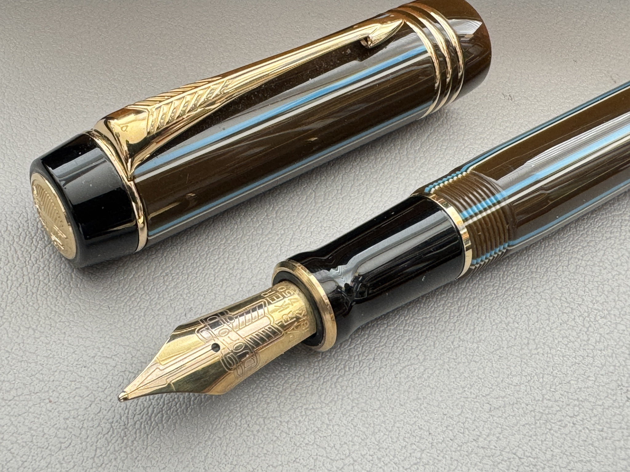 Parker Duofold Centennial Limited Edition Brown Pinstripe Fountain Pen I Medium Nib - Image 4