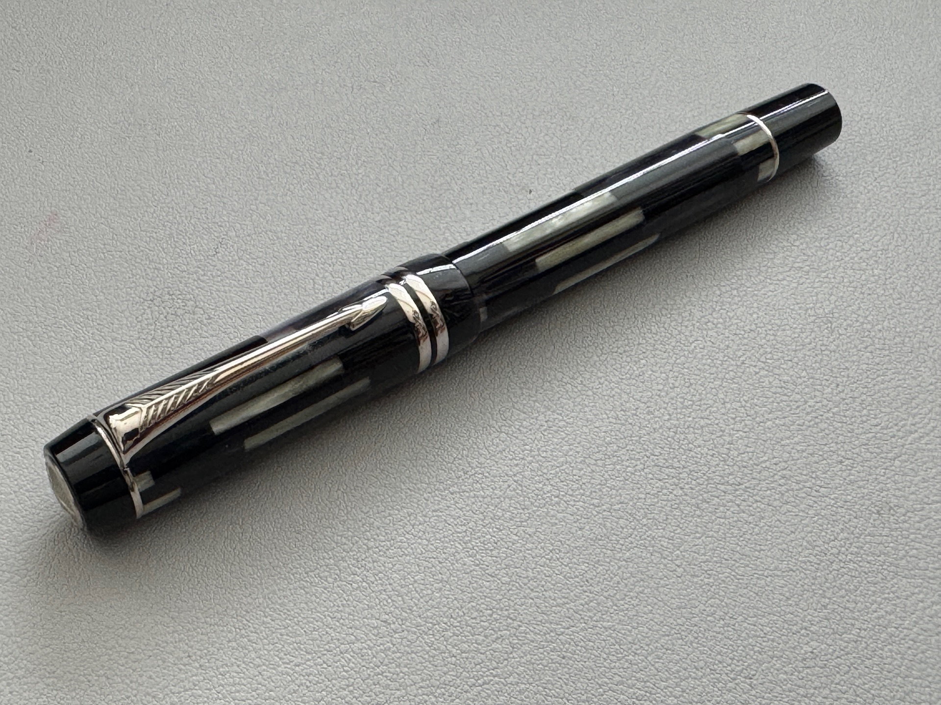 Parker Duofold Centennial Grey Black Mosaic Special Edition Fountain Pen | Medium Nib - Image 4