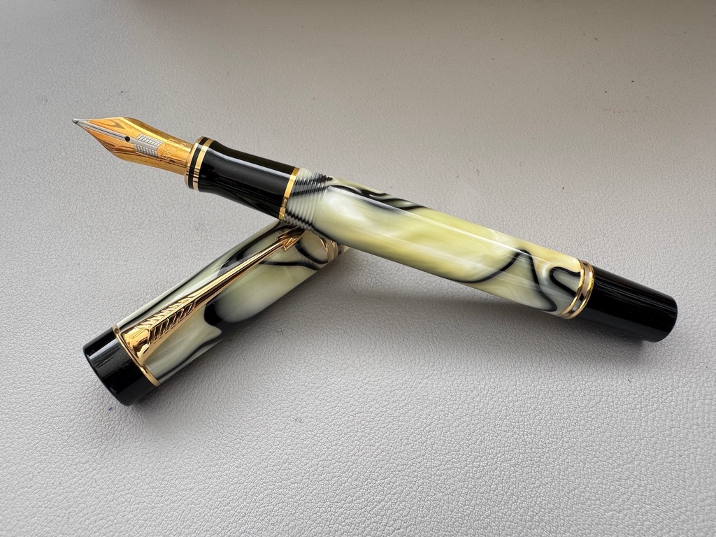 Parker Duofold Centennial Special Edition Norman Rockwell Fountain Pen | Medium Nib - Image 3